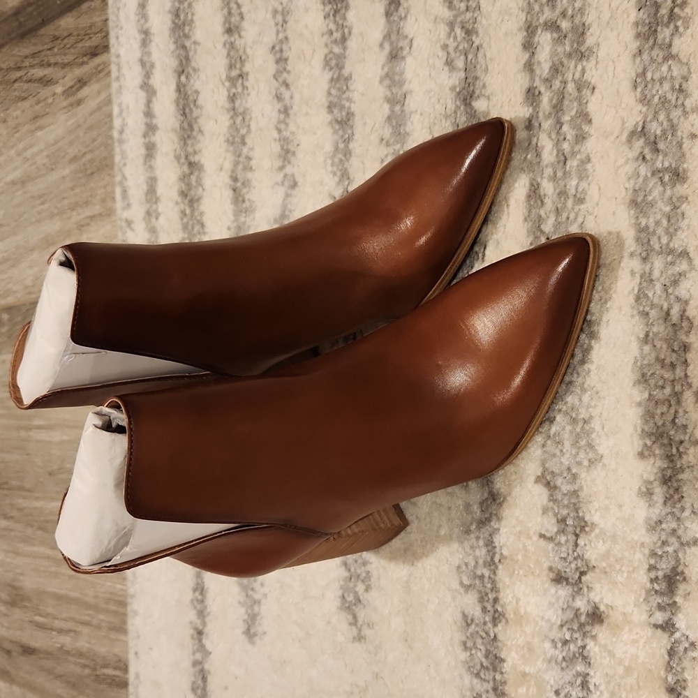 New steve madden ankle booties